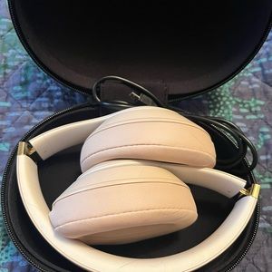 Beats Studio 3 wireless headphones